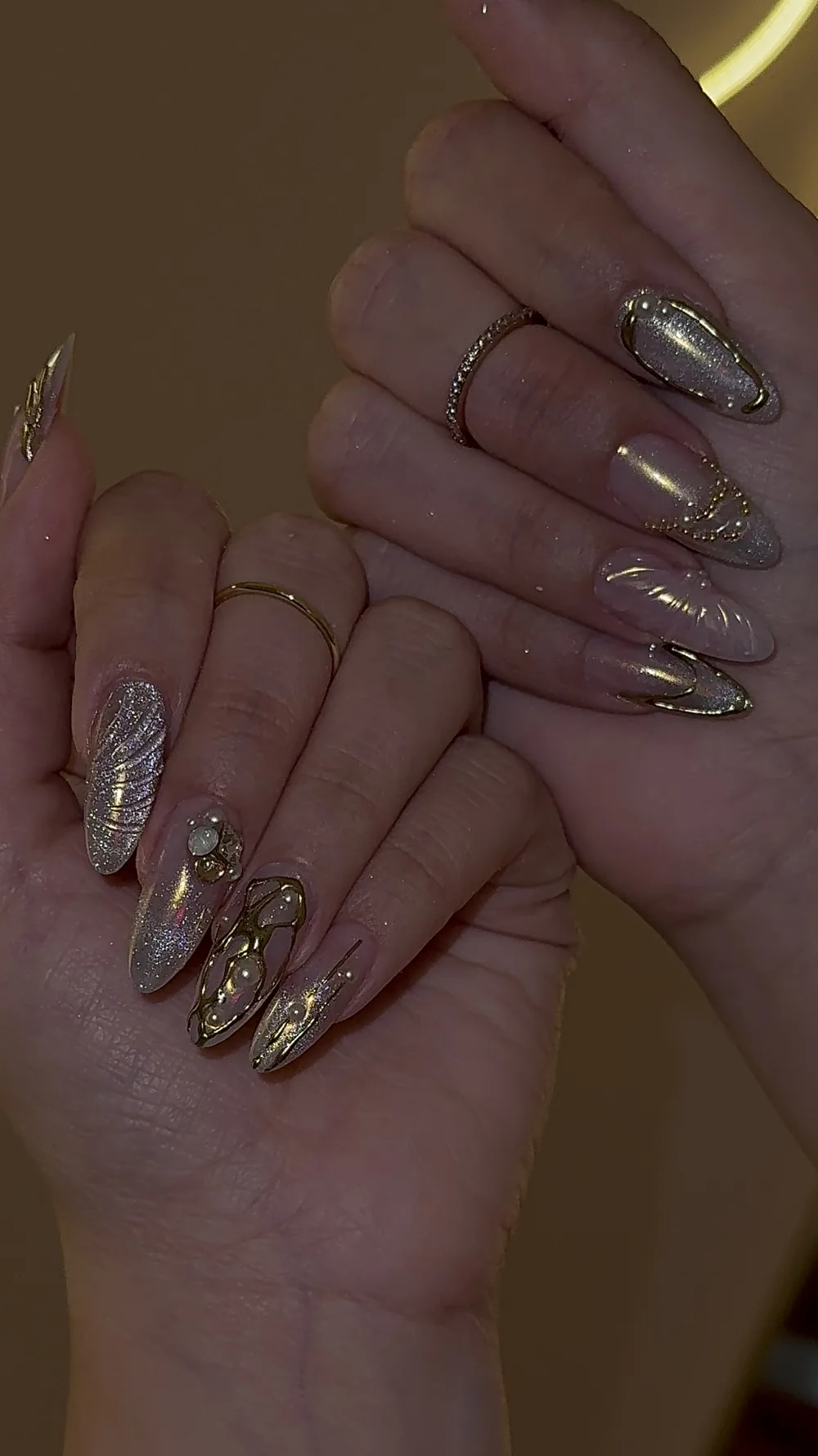 Gold chrome and glitter set with sculpted 3D detail and pearls